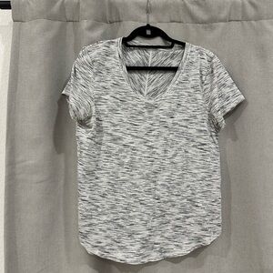 Lululemon short sleeve shirt